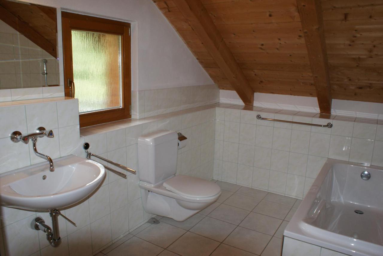 Rustikale Und Grosszuegige Ferienwohnung Kasperske Hory Esterno foto