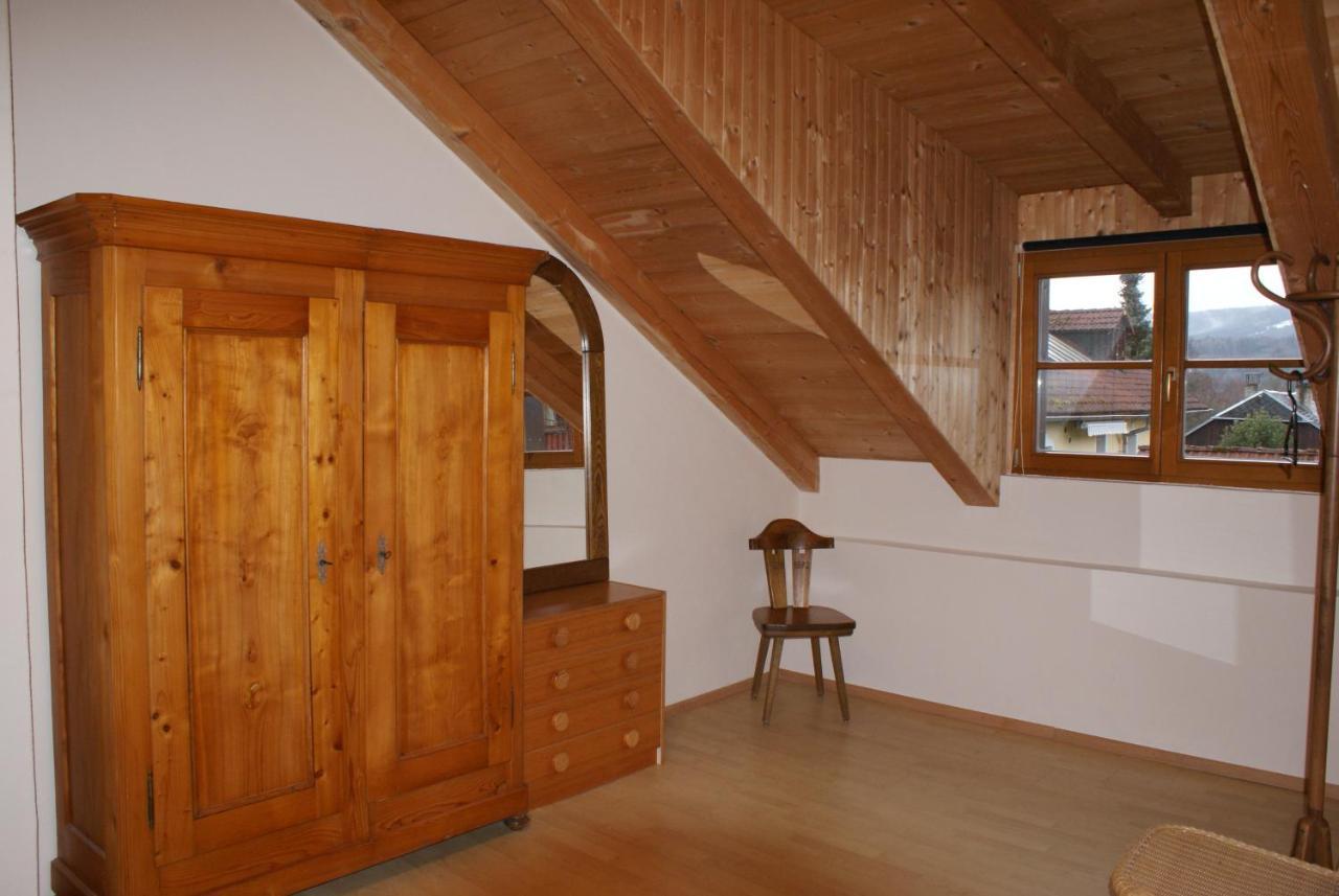 Rustikale Und Grosszuegige Ferienwohnung Kasperske Hory Esterno foto